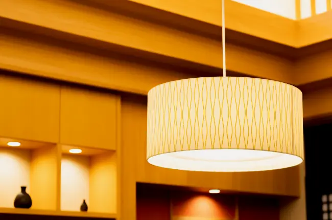 木曾路はすべて山の中である。